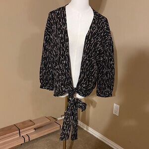 Eyeshadow Black and White Patterned Cape